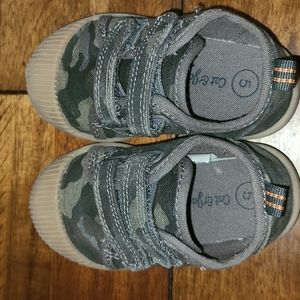 Size 5 Toddler Cat & Jack camo shoes